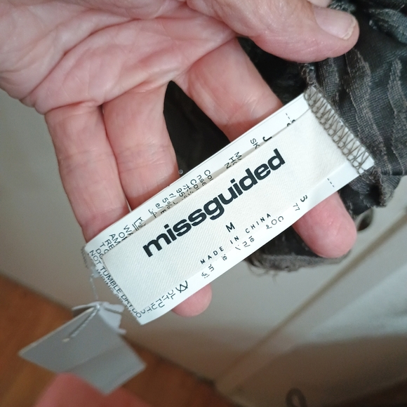 Missguided+ Chic Sheath Dress with Bell Sleeves - Picture 7 of 7